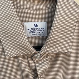 Mizzen and Main performance fabric button down